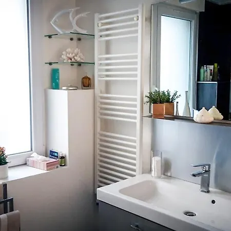 Charming T2 Near & Market, T2 Pres De La Et Du Marche