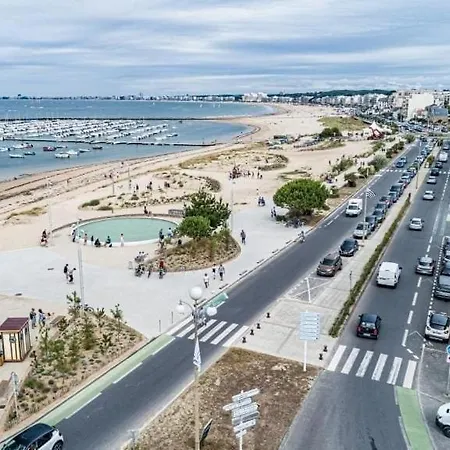 Charmant, Lumineux Et Calme T2 Equipe De 45m2, Avec Parking, A 100 M De La Et Du Marche * Pornichet