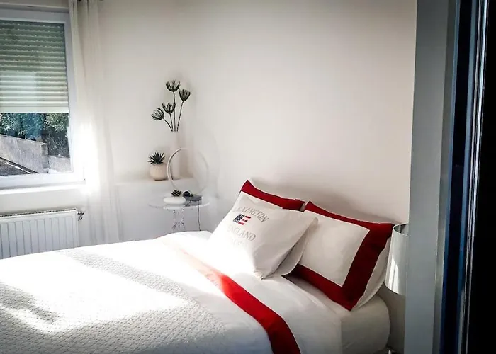 Charming T2 Near & Market, T2 Pres De La Et Du Marche Apartamento *